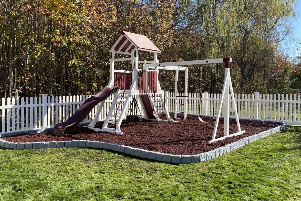 Modern backyard playset features for landscaping