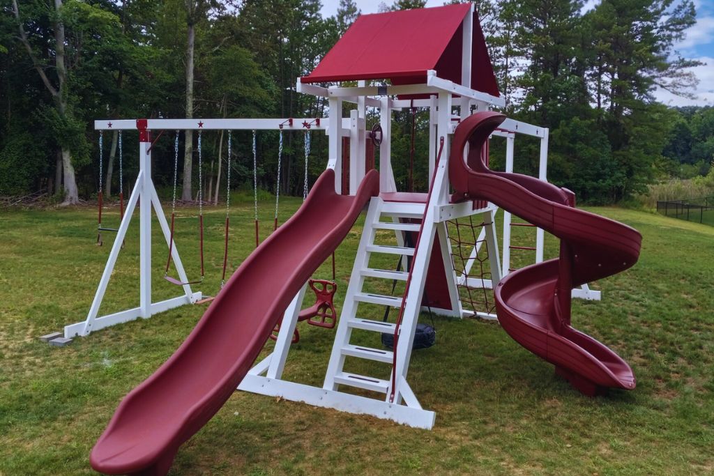 Fun swingsets tailored to 8-10 year old children